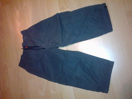 Tmavozelené nohavice, 92