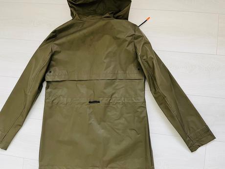 Tenka vetrovka, prsiplast, s