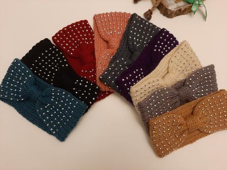 Pletené čelenky s kamienkami vo viacerých farbách,