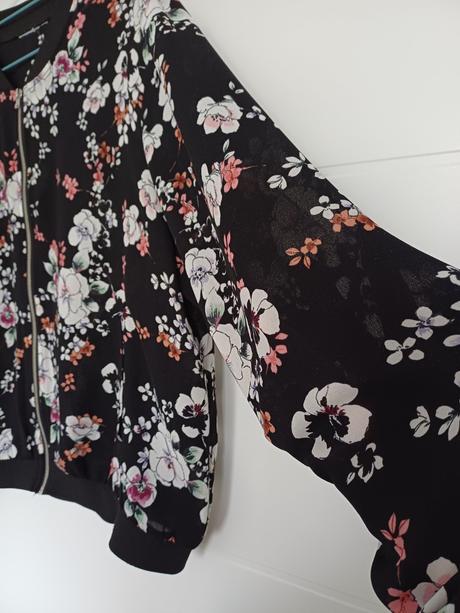 Dámska kvetovaná blúzka-bunda-bombera, 46