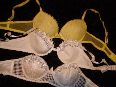 Amisu žlto zlatá podprsenka a ďalšie dve ako bonus, s