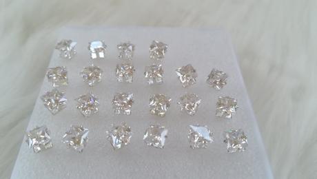 Náušničky s kamienkom (tvar kocky), 