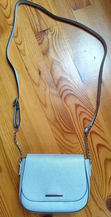 Strieborná kabelka, sinsay