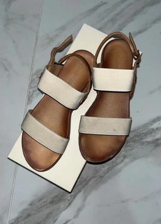 Sandal 37 ccc, clara barson,37