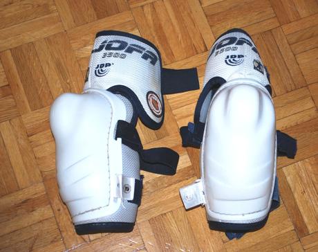 Hokejová výbava - veľkosť xl, 