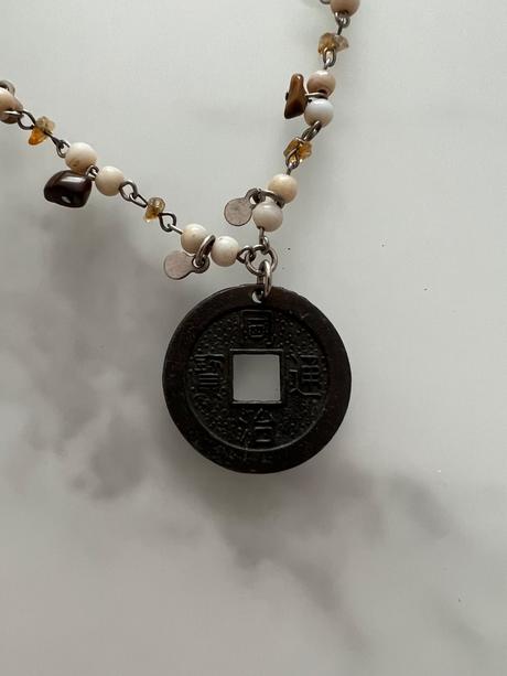 Náhrdelník so zaujímavým príveskom, 