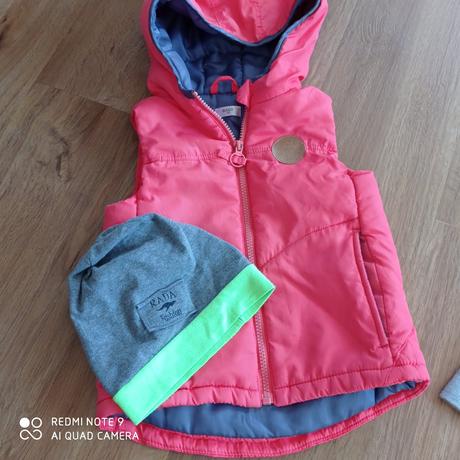 Čiapky a vesta, 86–98