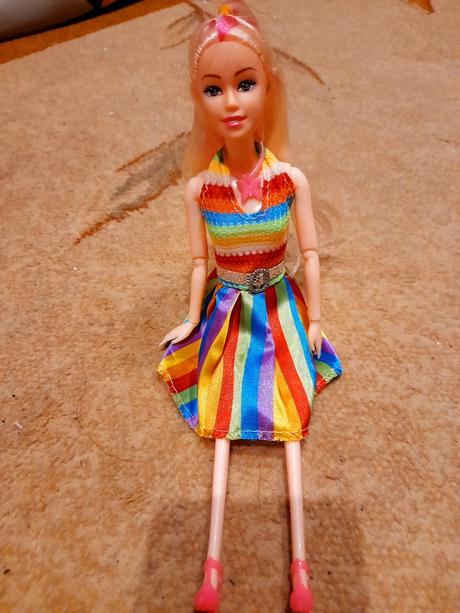 Bábika s ohybnými rukami, 