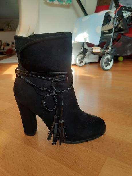 Kotnikove čižmičky, 37