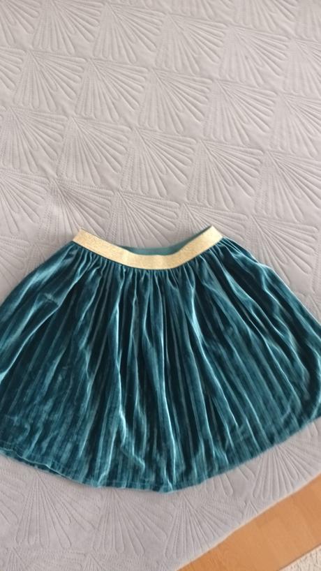 Zamatová suknička aj na vianoce, 134