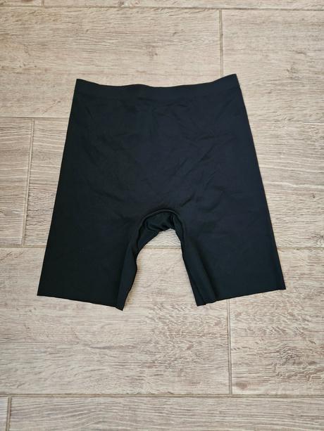 Stahujuce spodne pradlo, s