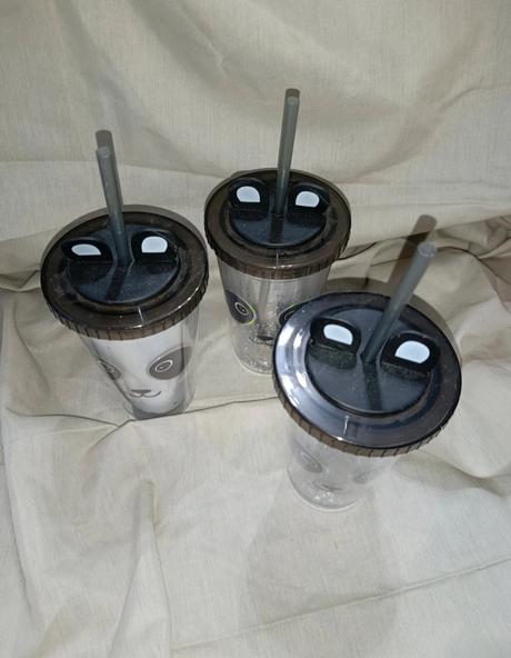 Detský pohár so slamkou, 