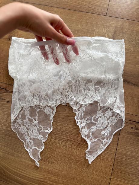 Biely čipkovaný top, s