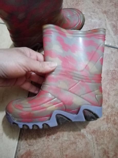 Dievčenske gumaciky 26/27, demar,26