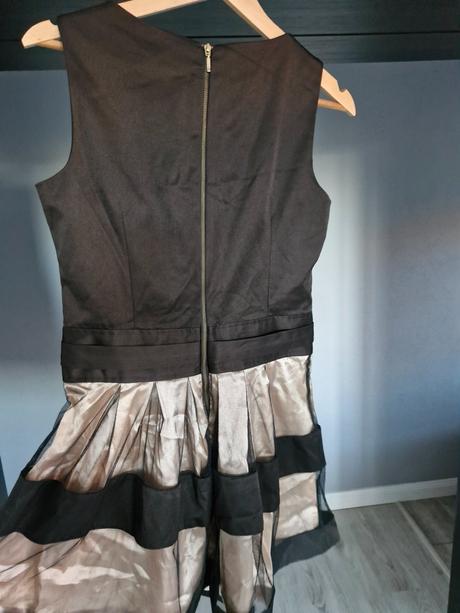 Spoločenské šaty, 38