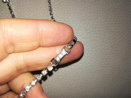 Nahrdelnik strasovy,