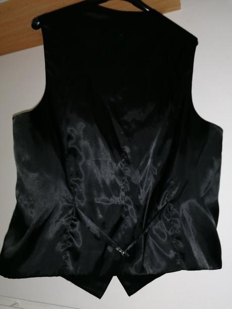 Spoločenská vesta, 52