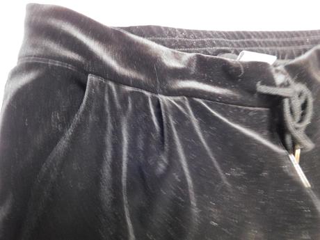 Vila kvalitne velurove nohavice, 42