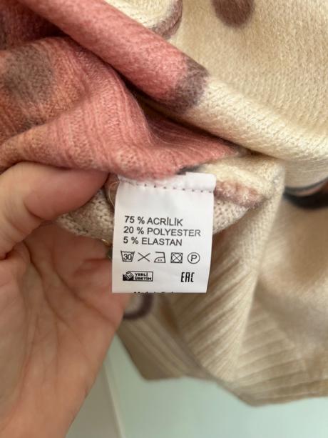 Kardigan s kvetmi, m