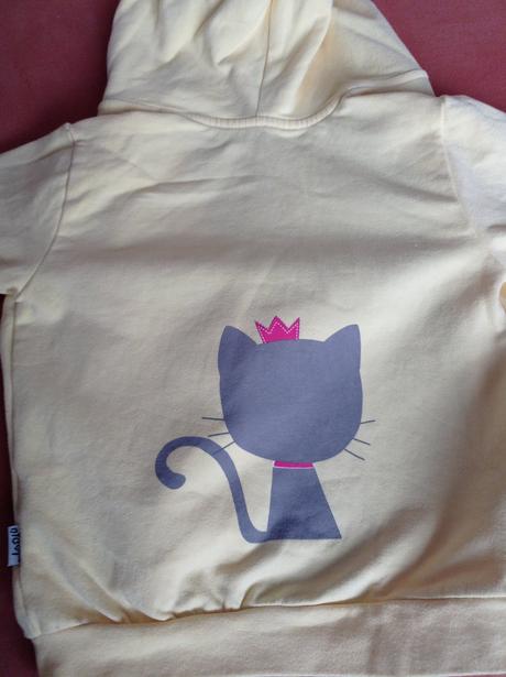 Mikina s mačičkou, 104