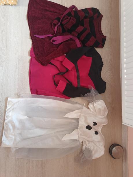 Dievčenské šaty, 110