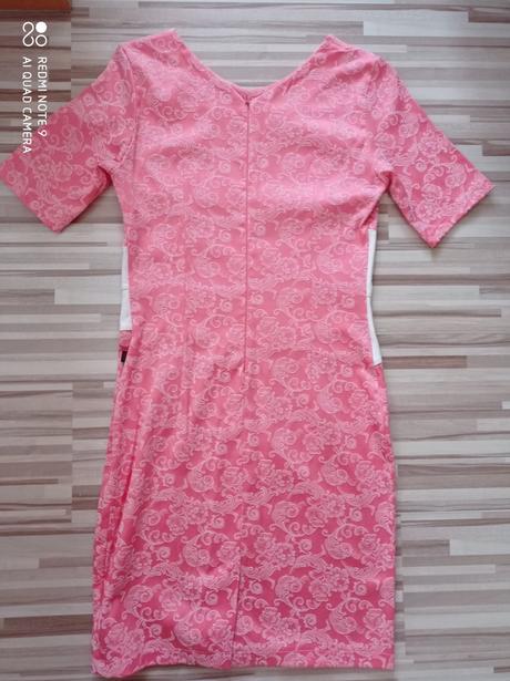 Krátke šaty s krátkym rukávom, m