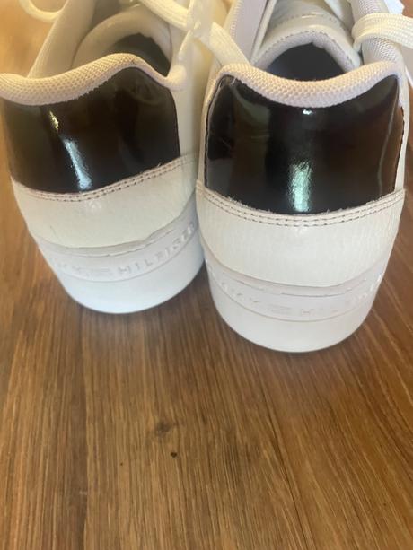 Nové tenisky, tommy hilfiger,41