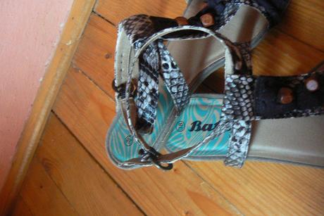 Korálkové sandálky novééé, baťa,37