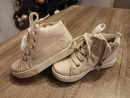 Velmi zachovale topanky pre dievcatko, 24