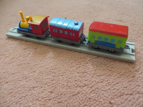 Vlakové stanice a vláčik - 4+,