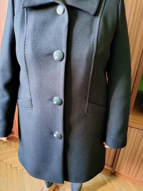 Čierny kabát nový, 44