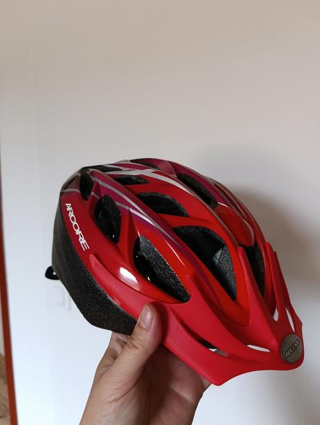 Dámska cyklistická prilba, m