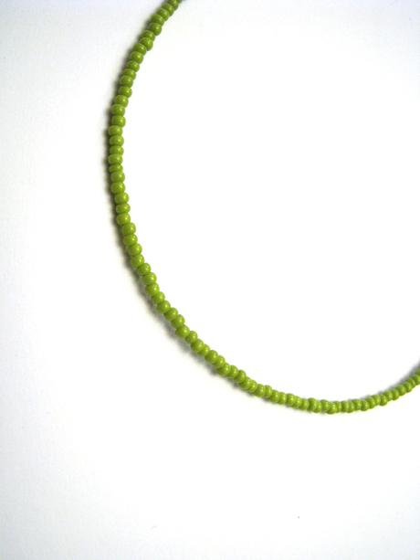 Zelený tenký náhrdelník, 