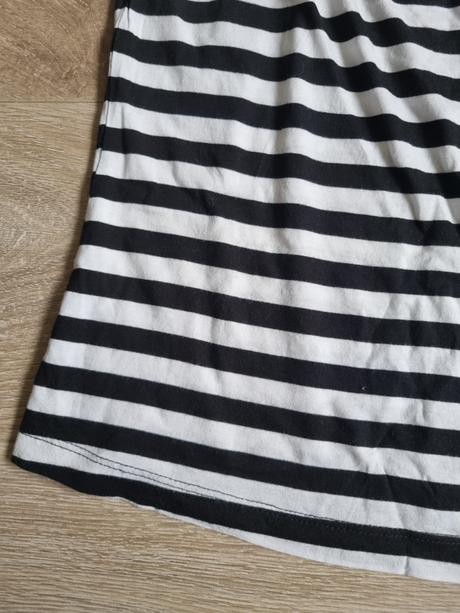 Čierno-biele pruhované tielko, m