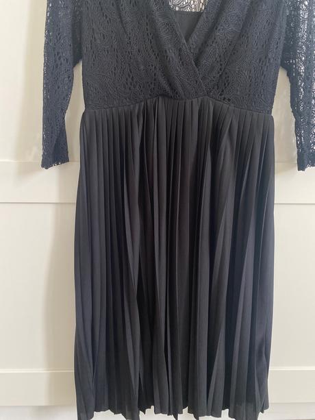 Elegantné čierne šaty, 36