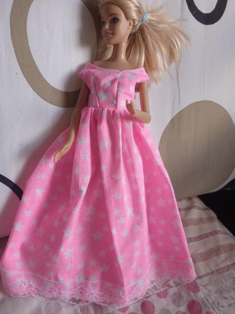 Barbie šaty,