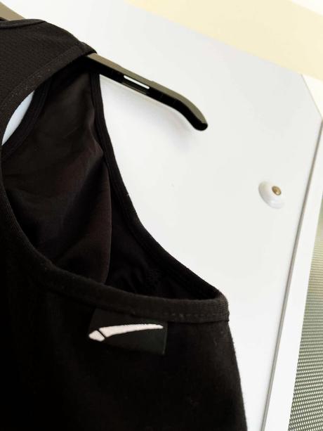 Elastické tielko s všitou podprsenkou, m