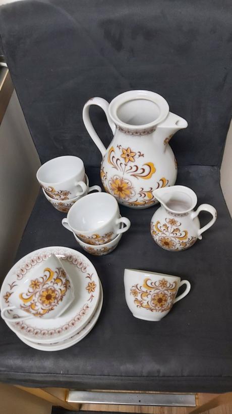 Porcelánová kávová sada zn.henrieta (česká), 