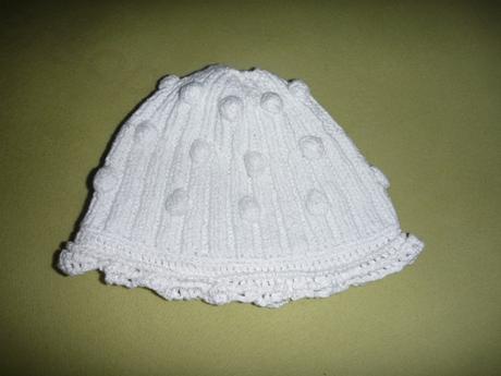 Rozkosny biely bambulkovy klobucik v.80/86, 86