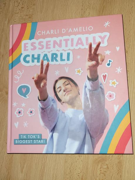 Kniha charli damelio,