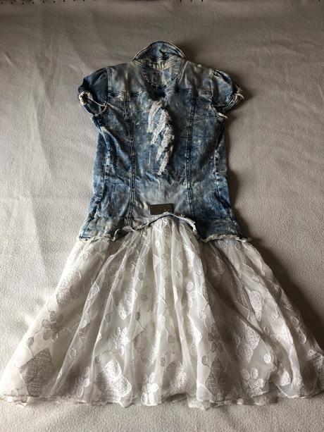 Riflové šaty s čipkou, s