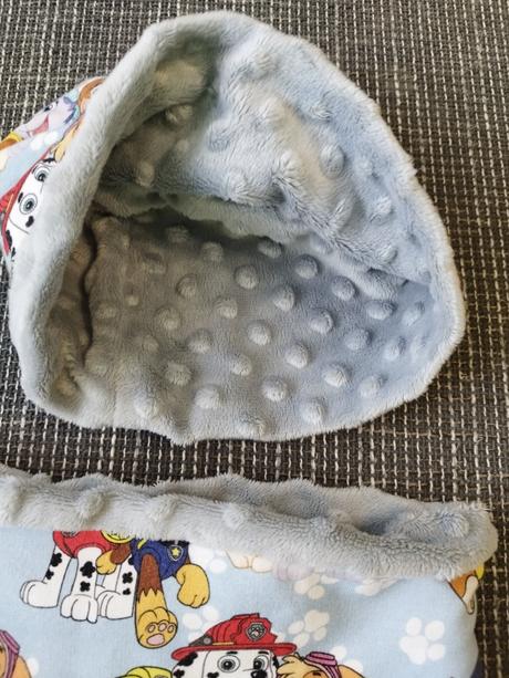 Čiapka a nákrčník, 50