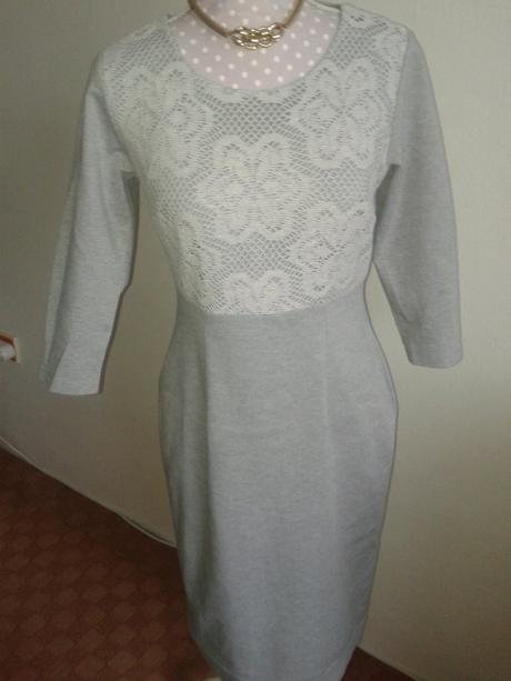 Sivé elastické šaty s čipkou errore veľ. m, m