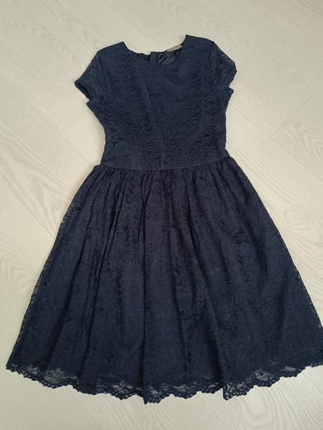Tmavomodré krajkove šaty, pepco,158