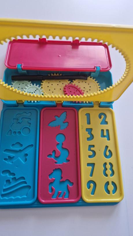 Prenosná kresliaca sada., 