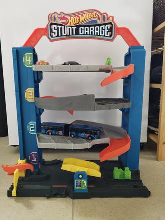 Hot wheels garáž/ parkovací dom, 