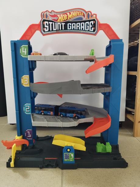 Hot wheels garáž/ parkovací dom, 