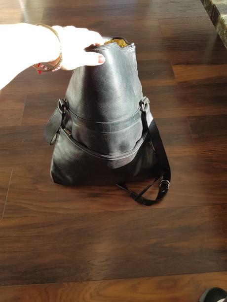 Kožená kabelka cez plece, 