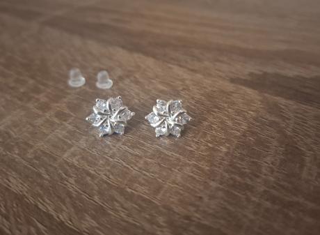 Dámske strieborné náušnice, 