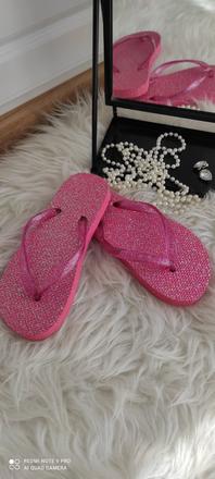 Žabky trblietavé, 30